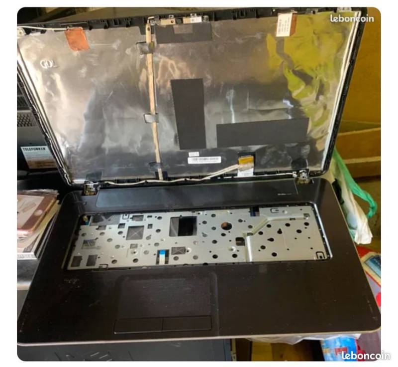 Remplacement de la plasturgie pour un ordinateur portable après chute à Nîmes Vacquerolles