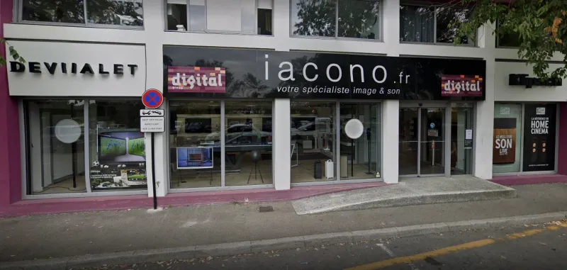 Magasin d'équipements high-tech et matériel de cuisine sur 2 niveaux avec auditoriums et salle de home cinéma. Nîmes Gard Iacono