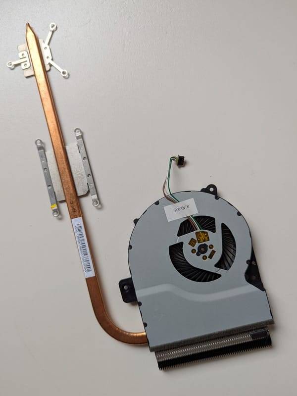 Remplacement de ventilateur pour ordinateur ASUS chez PhoneTech30 à Nîmes Castanet